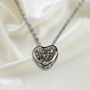 Sparkling Heartbeat: Solid 18k White Gold Diamond Pendant Necklace